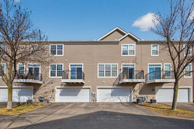 8506 Grove Circle, Shakopee, MN 55379