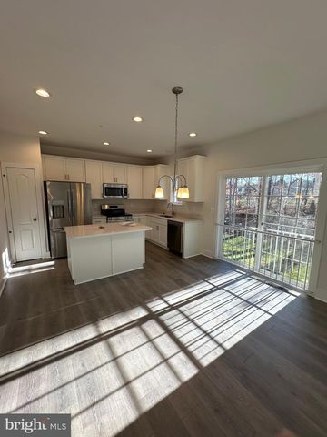 KING AVE, Rosedale, MD 21237