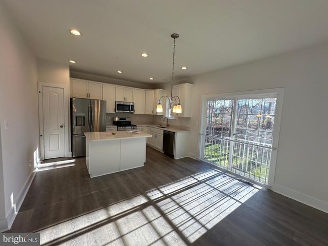 KING AVE, Rosedale, MD 21237