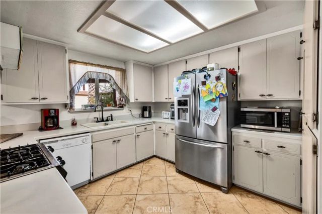 61504 Capilla Drive, Joshua Tree, CA 92252