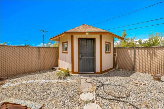 61504 Capilla Drive, Joshua Tree, CA 92252