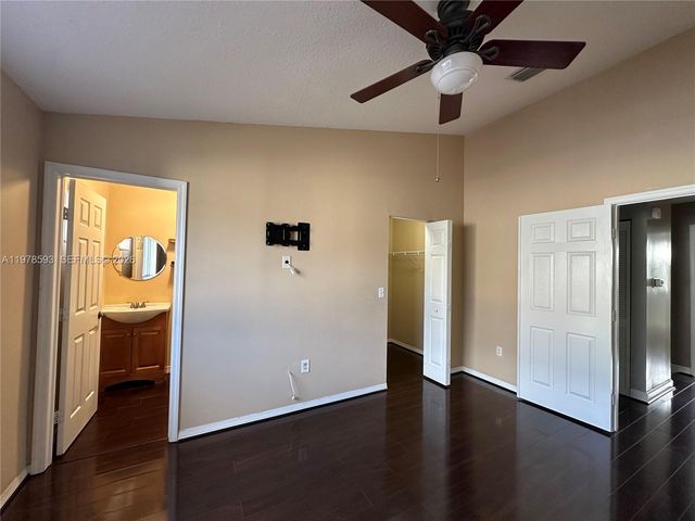 2221 SE 24th Pl 2221, Homestead, FL 33035