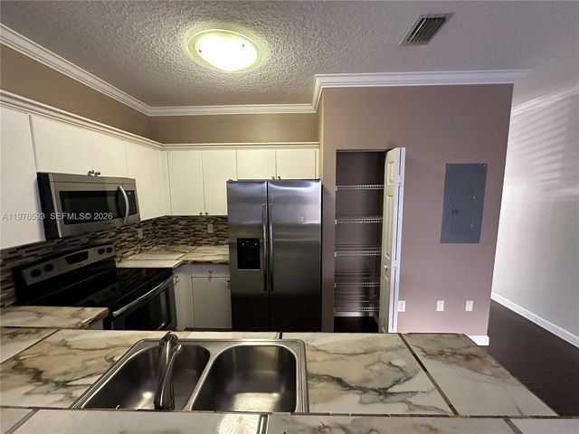 2221 SE 24th Pl 2221, Homestead, FL 33035