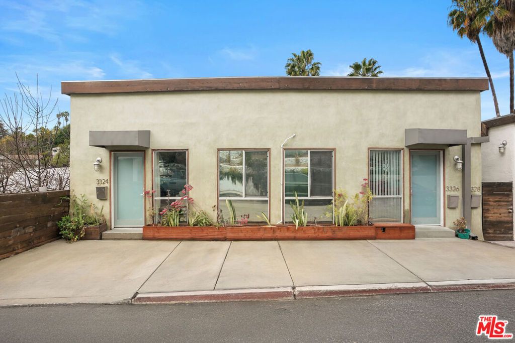 Image 12 of property listing at 3324 Hamilton Way, Los Angeles, CA 90026