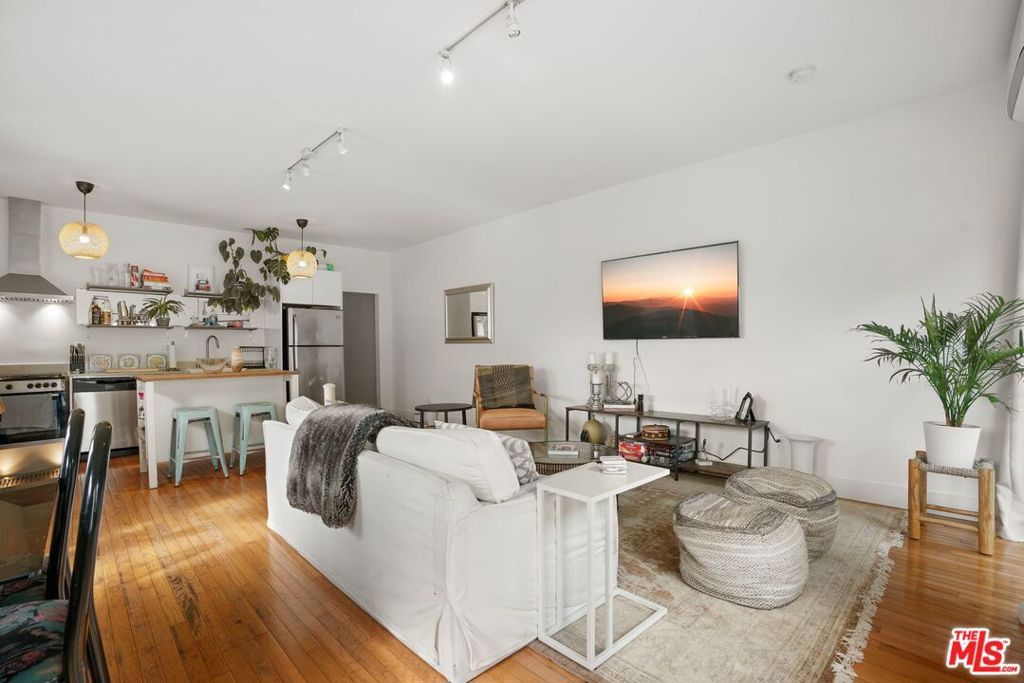 Image 3 of property listing at 3324 Hamilton Way, Los Angeles, CA 90026