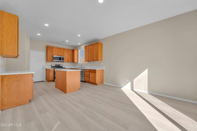 3728 E Avenue Q11, Palmdale, CA 93550