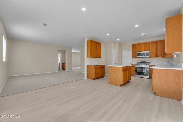 3728 E Avenue Q11, Palmdale, CA 93550