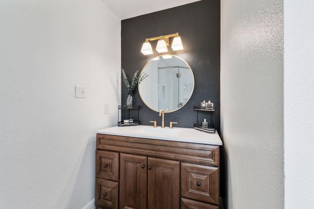 1665 W Barstow Avenue, Fresno, CA 93711