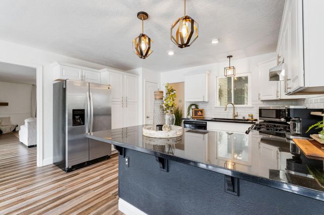 1665 W Barstow Avenue, Fresno, CA 93711