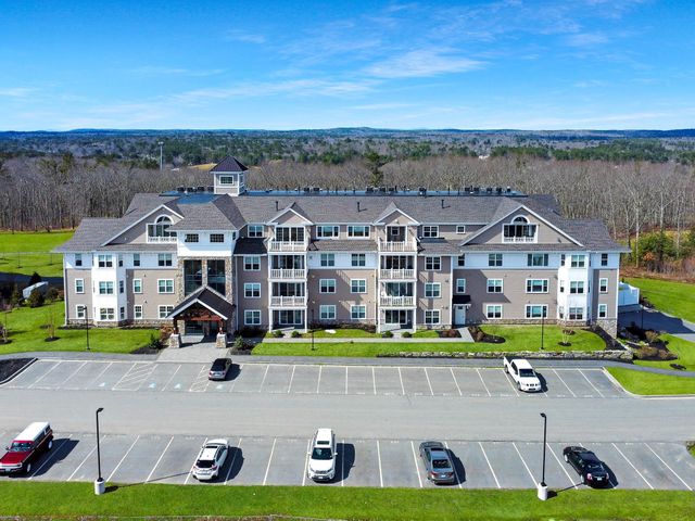 7 Longview Dr Unit 204, Atkinson, NH 03811