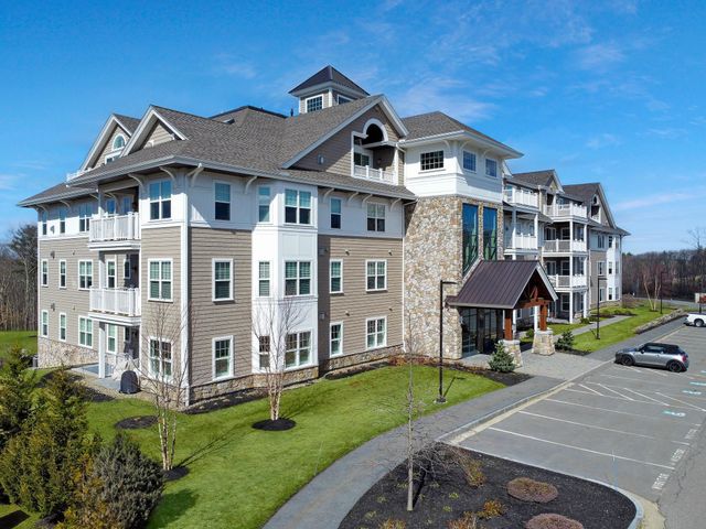 7 Longview Dr Unit 204, Atkinson, NH 03811