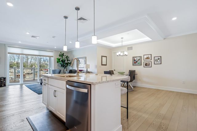 7 Longview Dr Unit 204, Atkinson, NH 03811