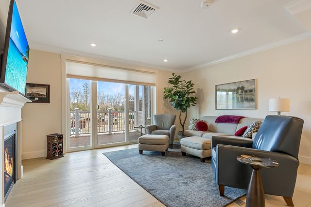 7 Longview Dr Unit 204, Atkinson, NH 03811