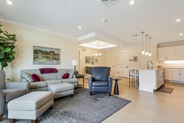 7 Longview Dr Unit 204, Atkinson, NH 03811