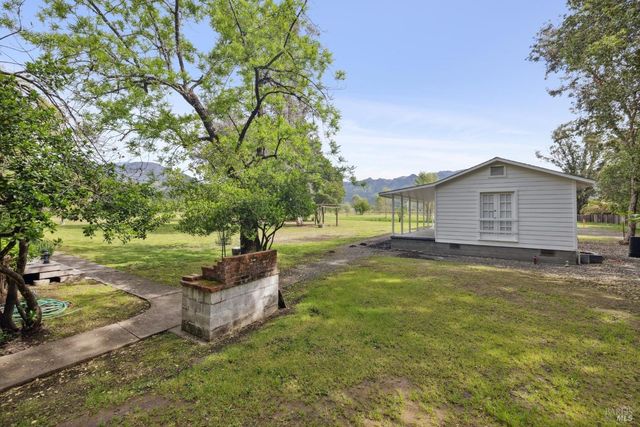 3048 Myrtledale Rd, Calistoga, CA 94515