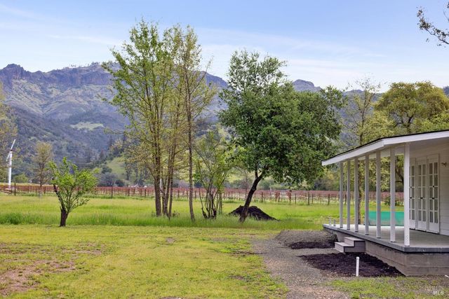 3048 Myrtledale Rd, Calistoga, CA 94515