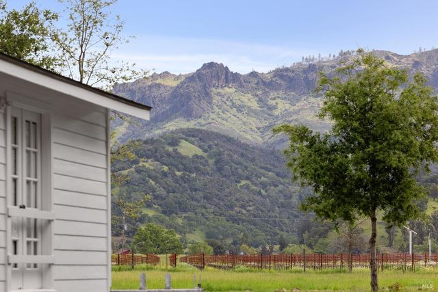 3048 Myrtledale Rd, Calistoga, CA 94515
