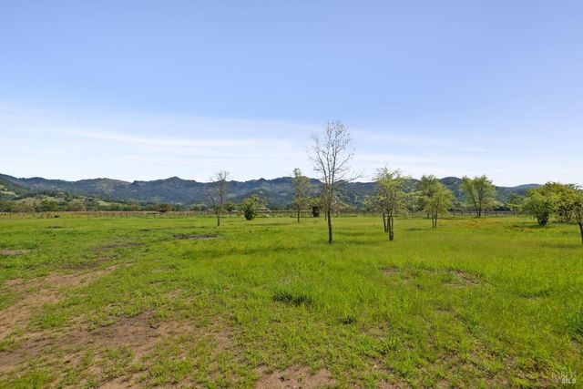 3048 Myrtledale Rd, Calistoga, CA 94515