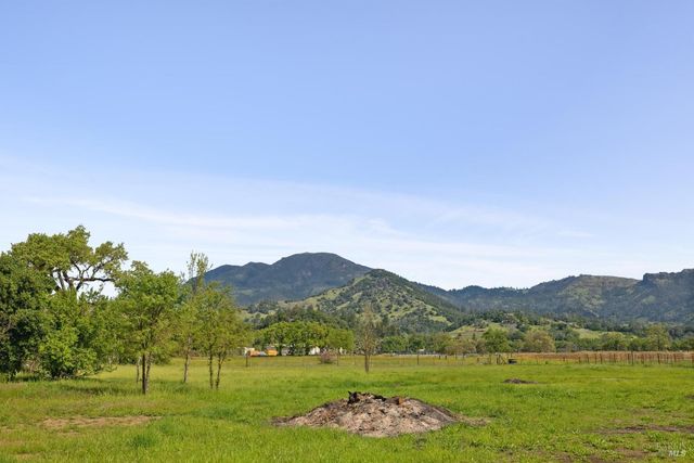 3048 Myrtledale Rd, Calistoga, CA 94515