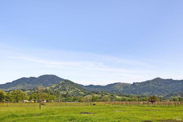 3048 Myrtledale Rd, Calistoga, CA 94515