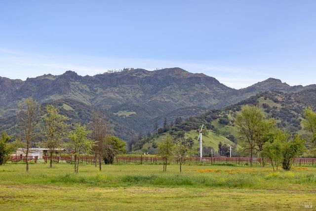 3048 Myrtledale Rd, Calistoga, CA 94515