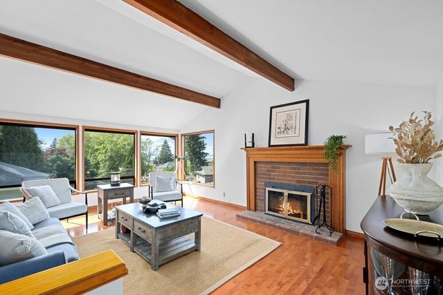 902 7th Avenue S, Edmonds, WA 98020