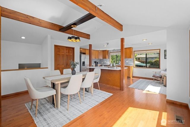 902 7th Avenue S, Edmonds, WA 98020