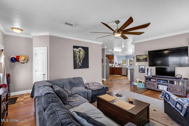 6706 S Rue Mornay S, Biloxi, MS 39532