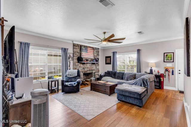 6706 S Rue Mornay S, Biloxi, MS 39532