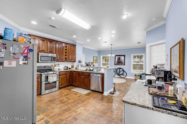 6706 S Rue Mornay S, Biloxi, MS 39532