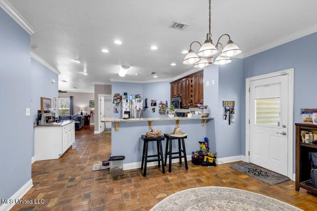 6706 S Rue Mornay S, Biloxi, MS 39532