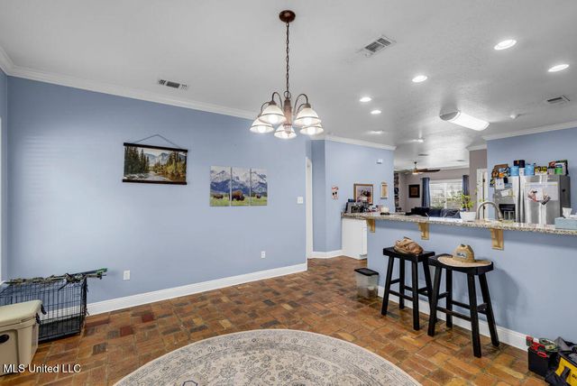 6706 S Rue Mornay S, Biloxi, MS 39532