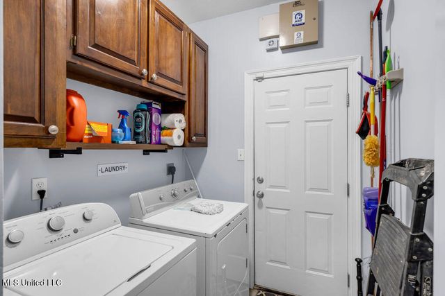 6706 S Rue Mornay S, Biloxi, MS 39532