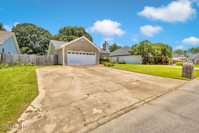 6706 S Rue Mornay S, Biloxi, MS 39532