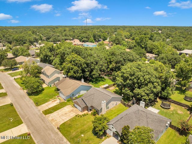 6706 S Rue Mornay S, Biloxi, MS 39532