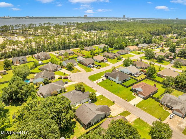6706 S Rue Mornay S, Biloxi, MS 39532