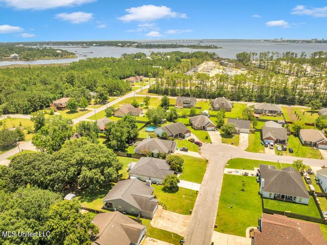 6706 S Rue Mornay S, Biloxi, MS 39532