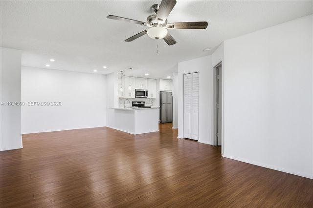 11245 W Atlantic Blvd 208, Coral Springs, FL 33071