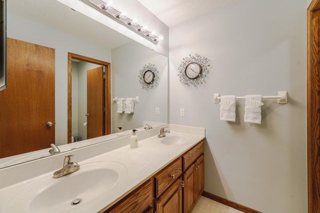 9125 Windsor Avenue, Savage, MN 55378