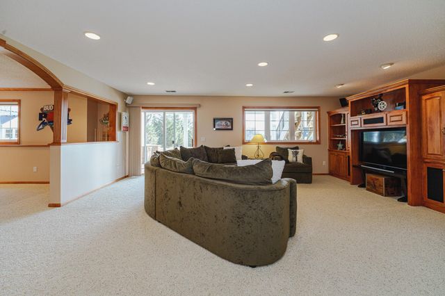 9125 Windsor Avenue, Savage, MN 55378