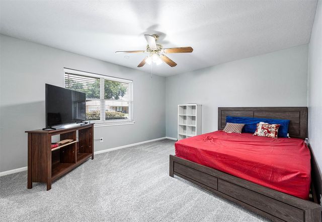 902 S Kaufman Drive, Deer Park, TX 77536