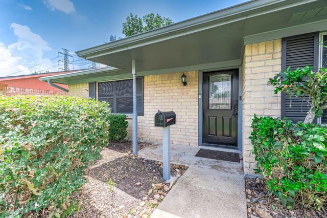 902 S Kaufman Drive, Deer Park, TX 77536