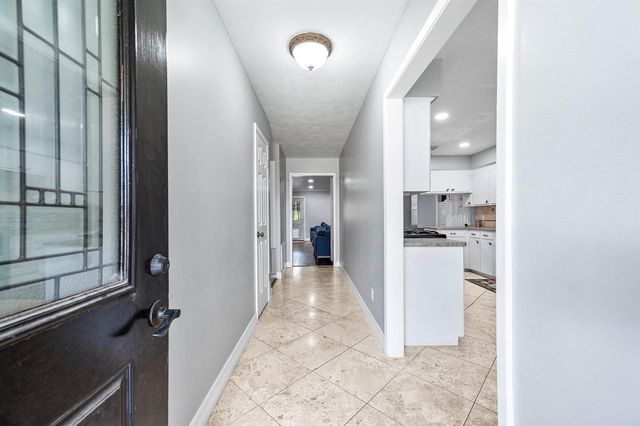 902 S Kaufman Drive, Deer Park, TX 77536