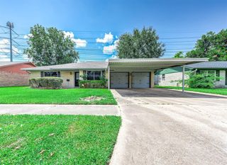 902 S Kaufman Drive, Deer Park, TX 77536