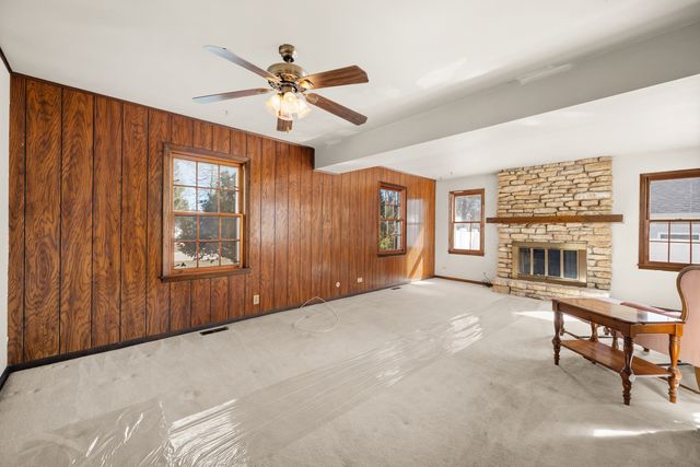 505 Mosedale Street, St. Charles, IL 60174