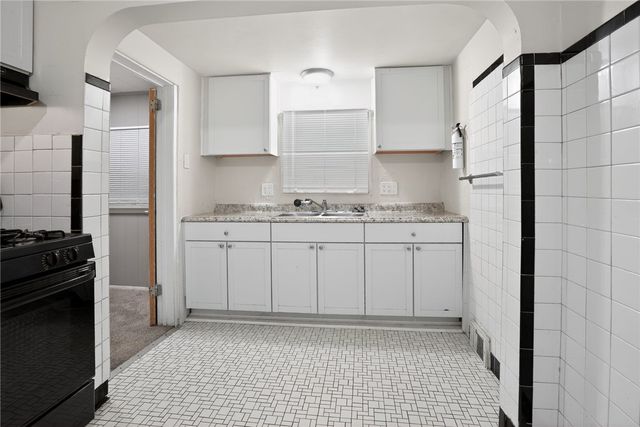 830 Elmwood St, Port Vue, PA 15133