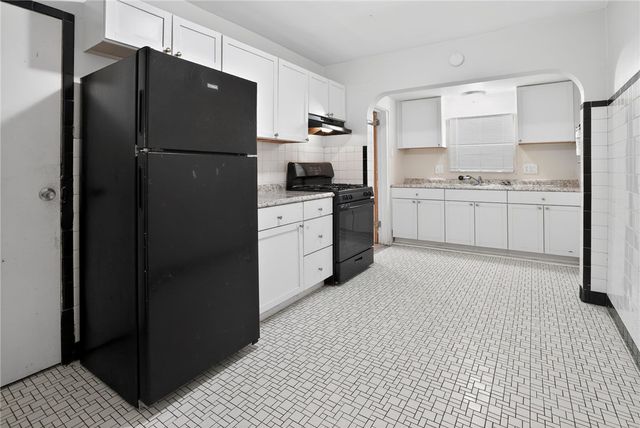 830 Elmwood St, Port Vue, PA 15133