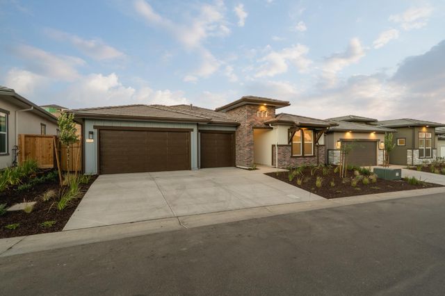 8099 Creek View, Friant, CA 93626