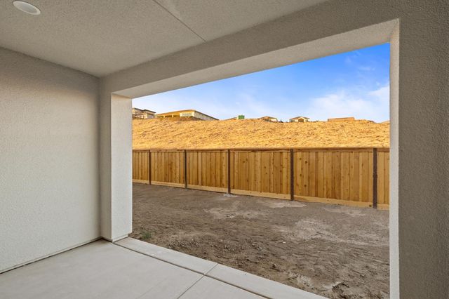 8099 Creek View, Friant, CA 93626