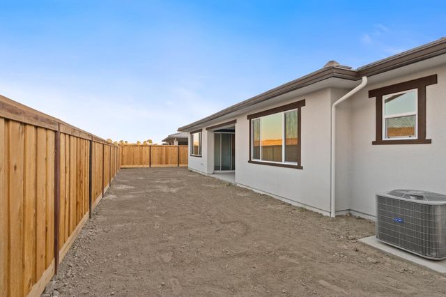 8099 Creek View, Friant, CA 93626